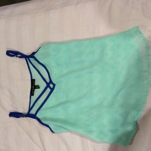 Light weight flowy tank